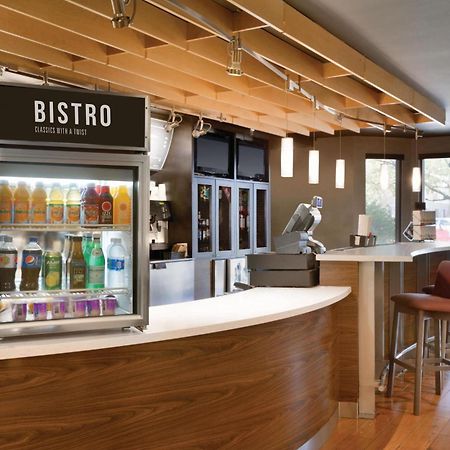 Courtyard By Marriott Bloomington Normal Hotel Bagian luar foto