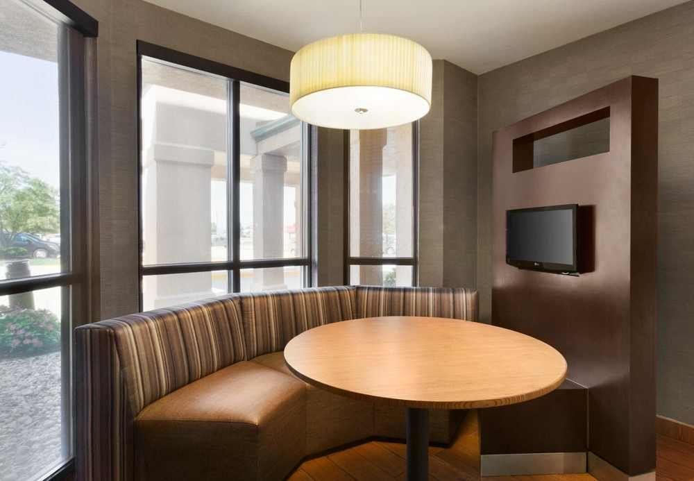 Courtyard By Marriott Bloomington Normal Hotel Bagian luar foto