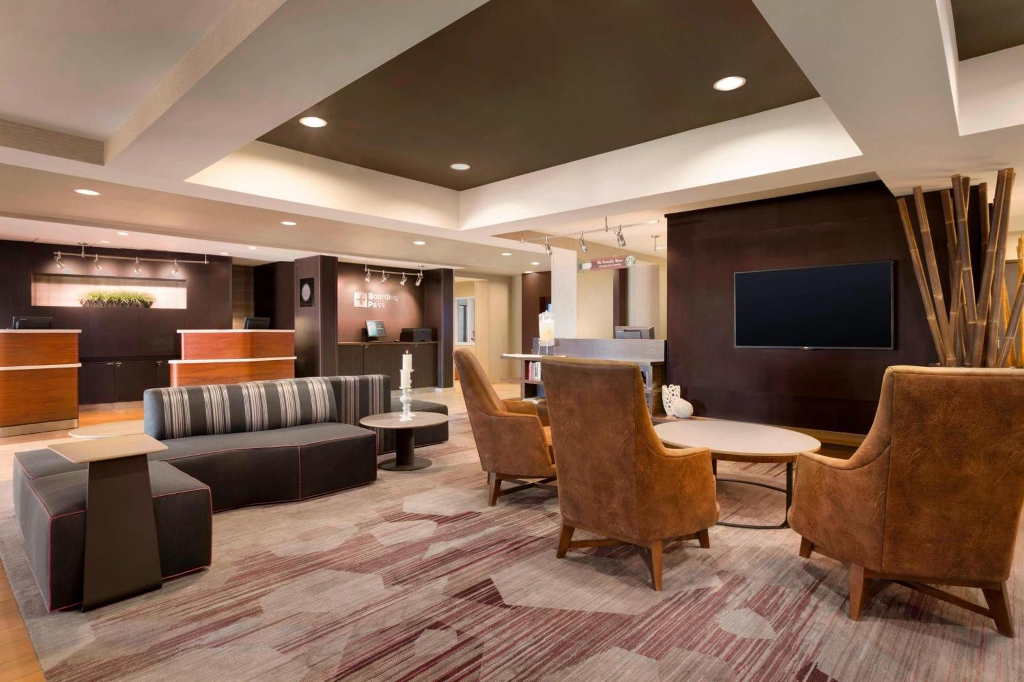 Courtyard By Marriott Bloomington Normal Hotel Bagian luar foto