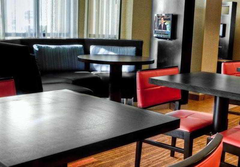Courtyard By Marriott Bloomington Normal Hotel Restoran foto