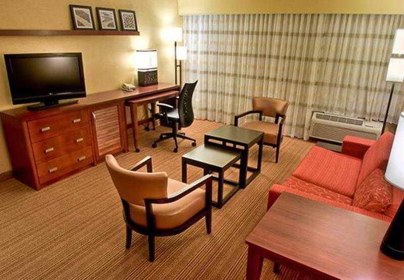 Courtyard By Marriott Bloomington Normal Hotel Ruang foto